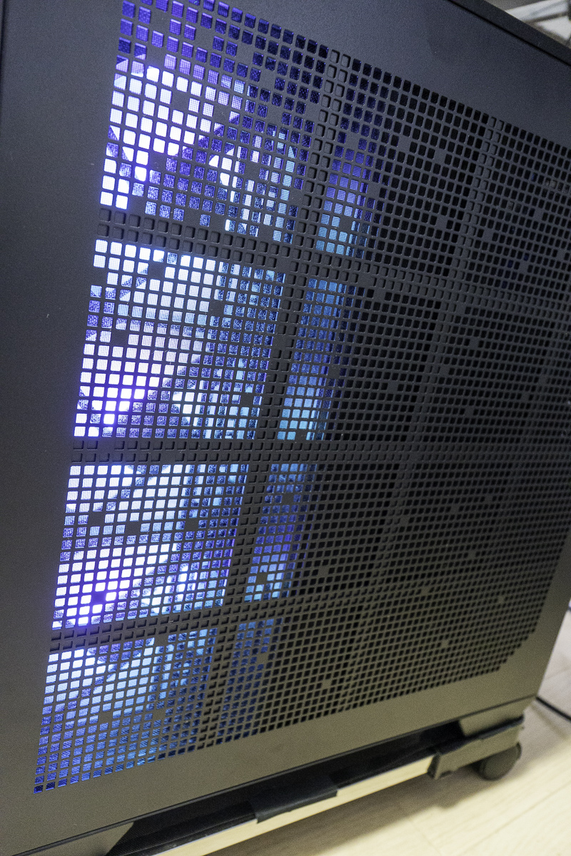 MAG PANO 100R PZ 側面ファン(外側から見た図)