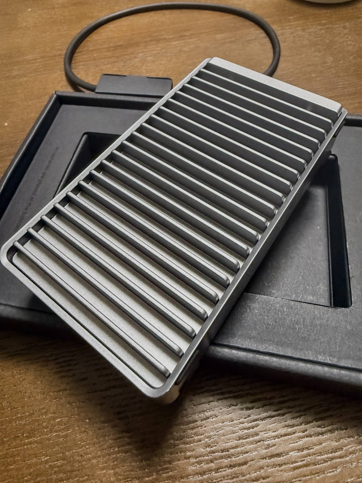 UGREEN 80Gbps SSDケース ヒートシンク外観